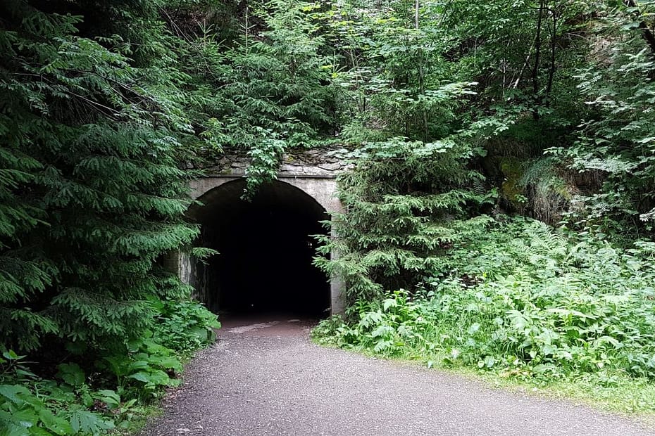 Výstupní portál z tunelu Osówka